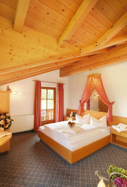 Landhaus Kostenzer Mit Sauna Fuegen Room photo