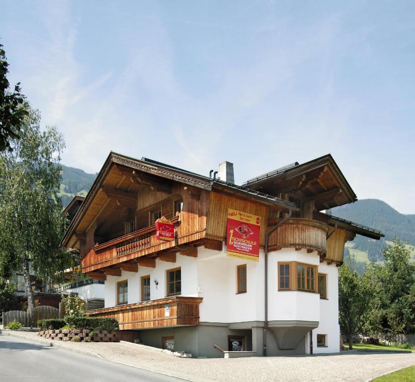 Landhaus Kostenzer Mit Sauna Fuegen Exterior photo
